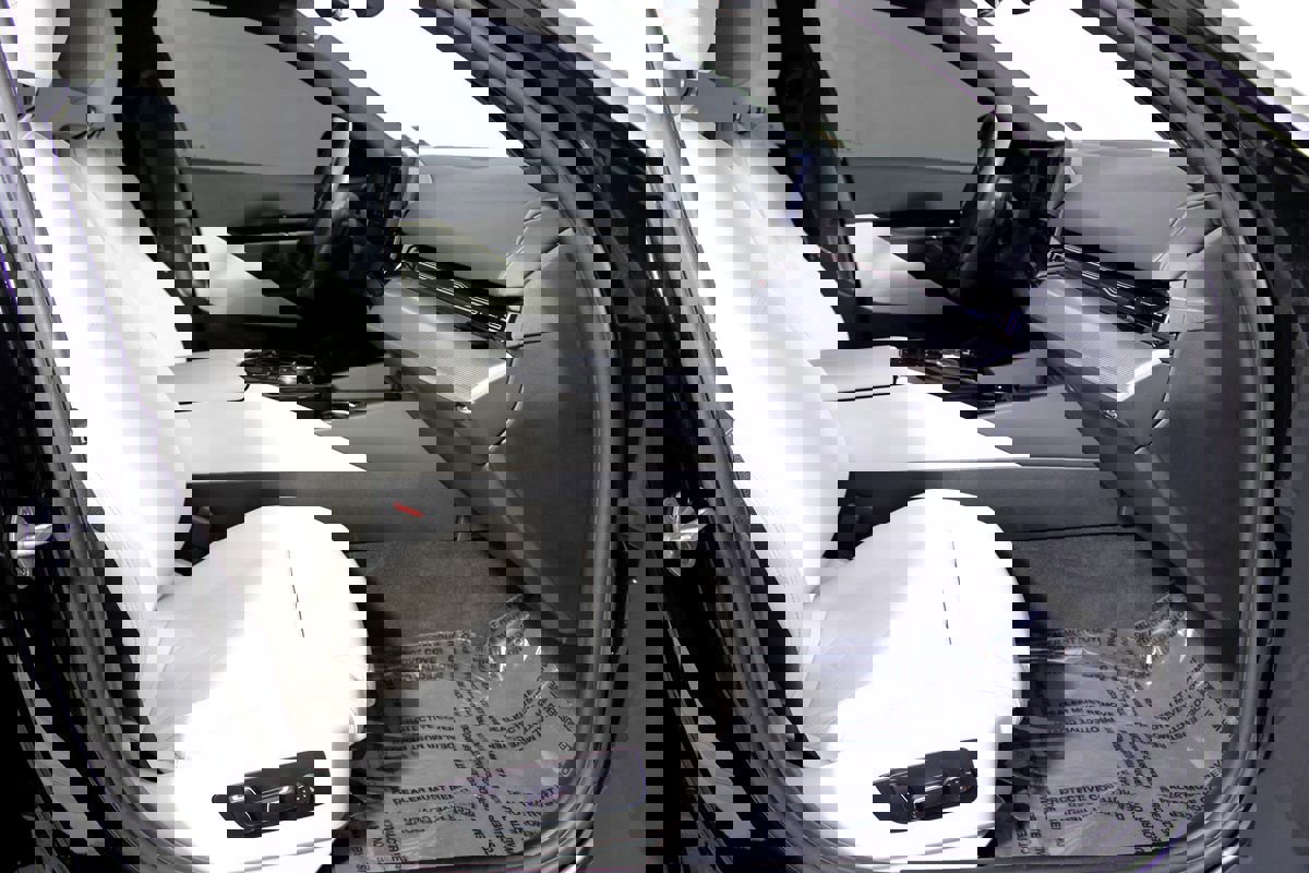 Used 2024 BMW 530i w/ M Sport Package image 13