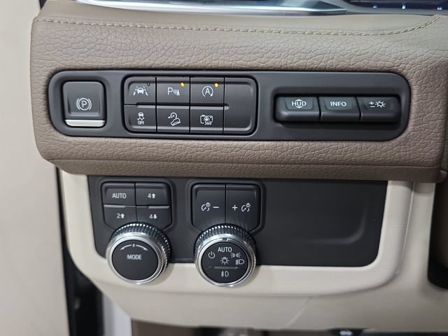Used 2023 GMC Yukon XL Denali AWD/4WD image 22