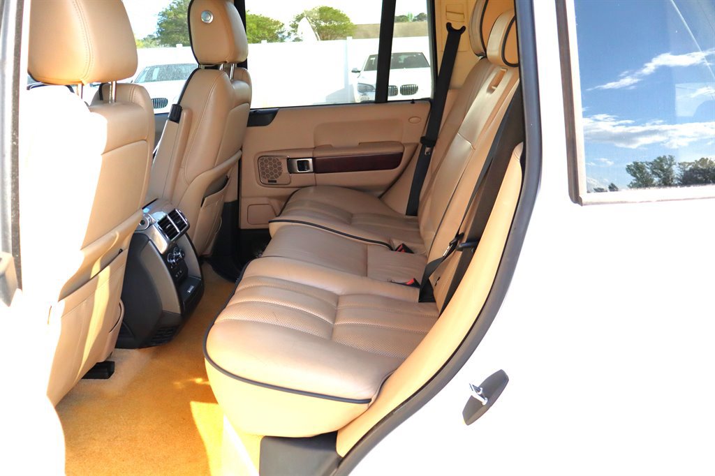 Used 2011 Land Rover Range Rover HSE LUX AWD/4WD image 18
