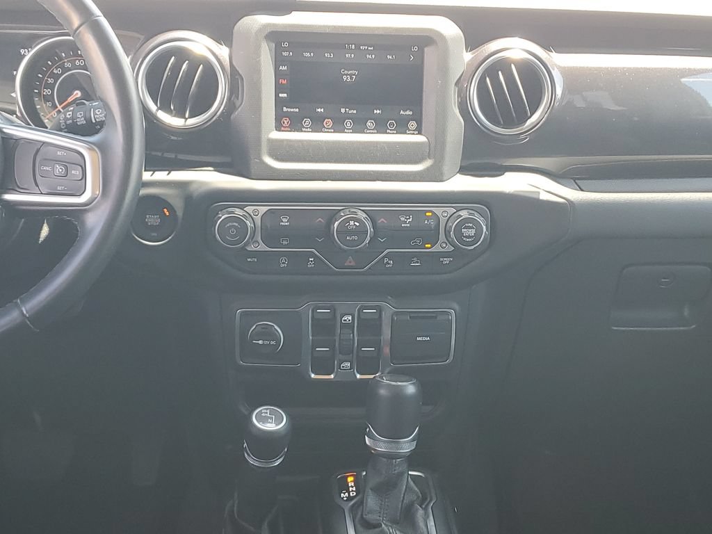Used 2021 Jeep Wrangler Unlimited Sahara AWD/4WD image 18