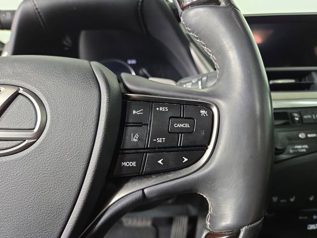 Used 2020 Lexus ES 350 Ultra Luxury w/ Accessory Package image 24