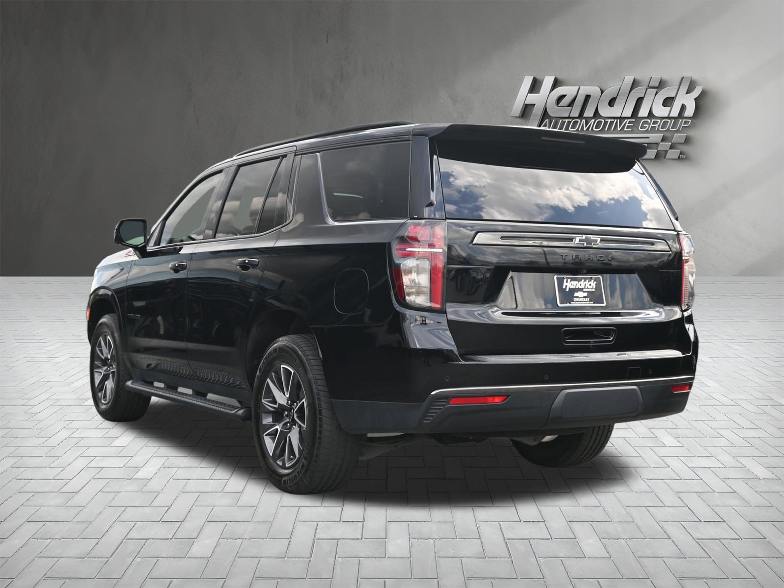 Used 2022 Chevrolet Tahoe Z71 w/ Luxury Package AWD/4WD image 7