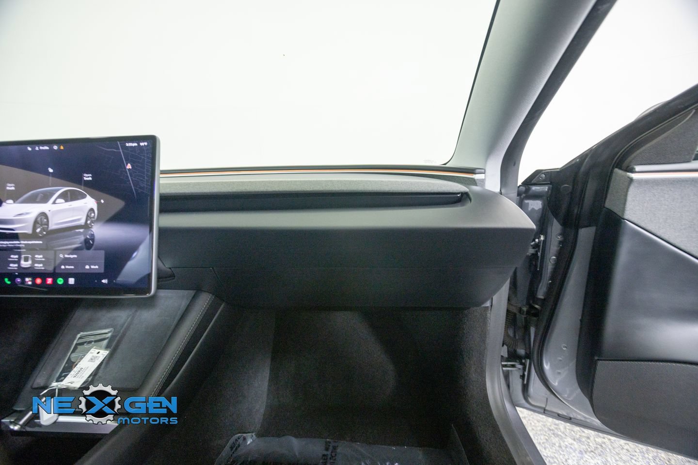 Used 2025 Tesla Model 3 Long Range RWD image 40