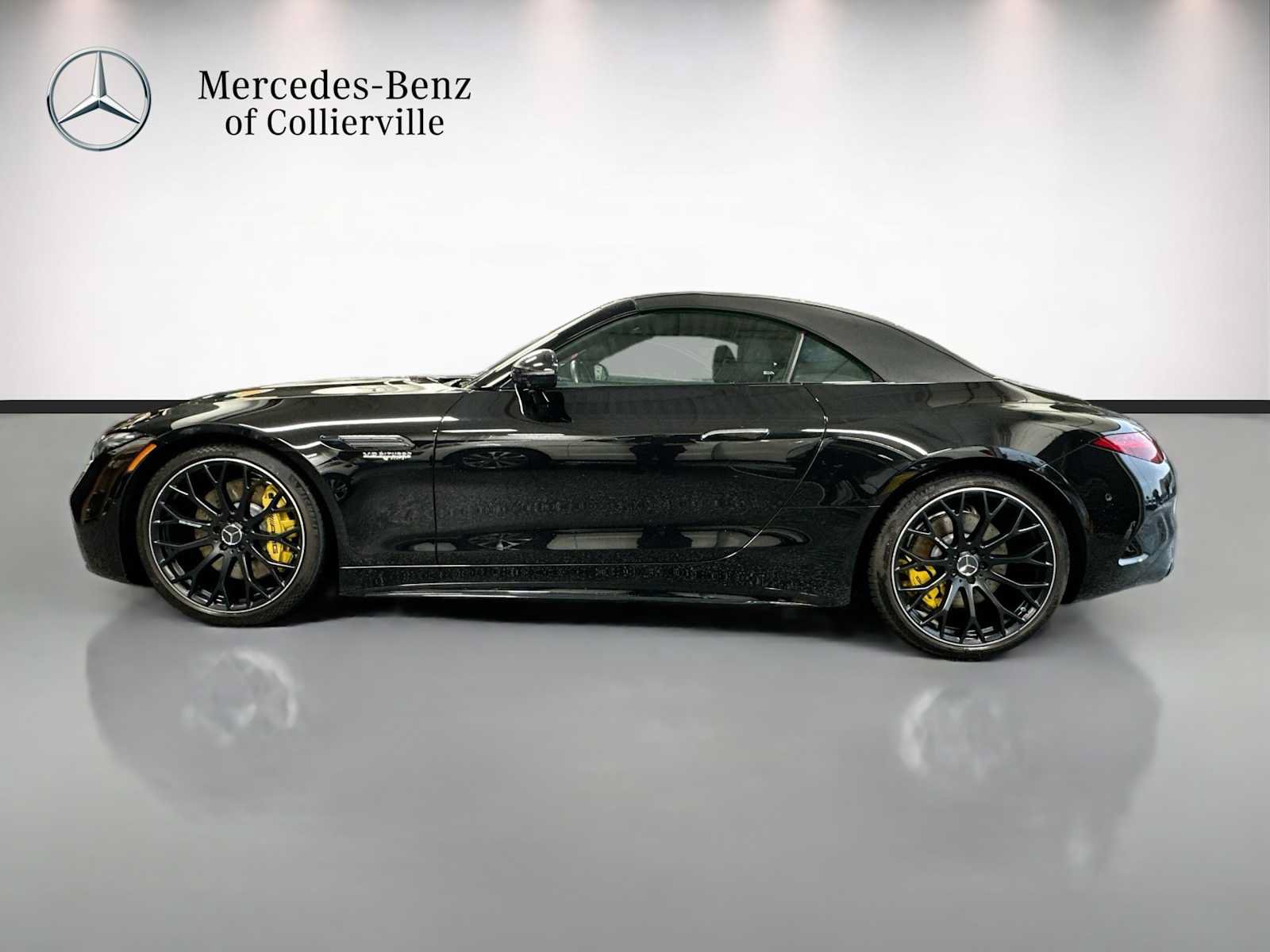 Used 2022 Mercedes-Benz SL 55 AMG 4MATIC w/ Driver Assistance Package image 8