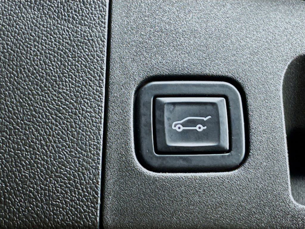 Used 2022 Cadillac XT4 Sport image 33