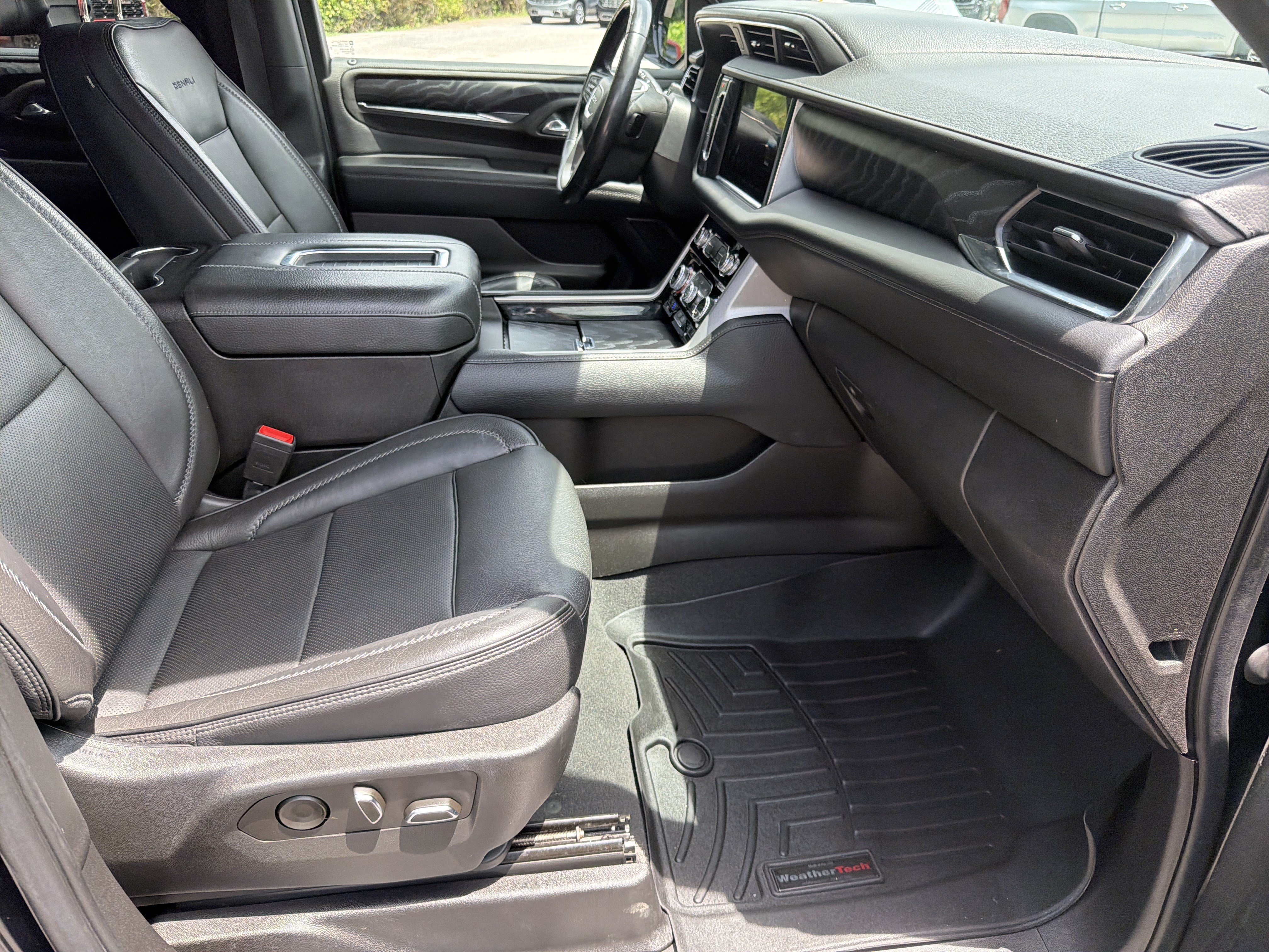 Used 2023 GMC Yukon Denali w/ Denali Reserve Package AWD/4WD image 15