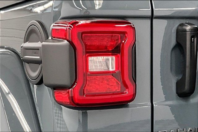Used 2026 Jeep Wrangler Unlimited Sahara AWD/4WD image 37