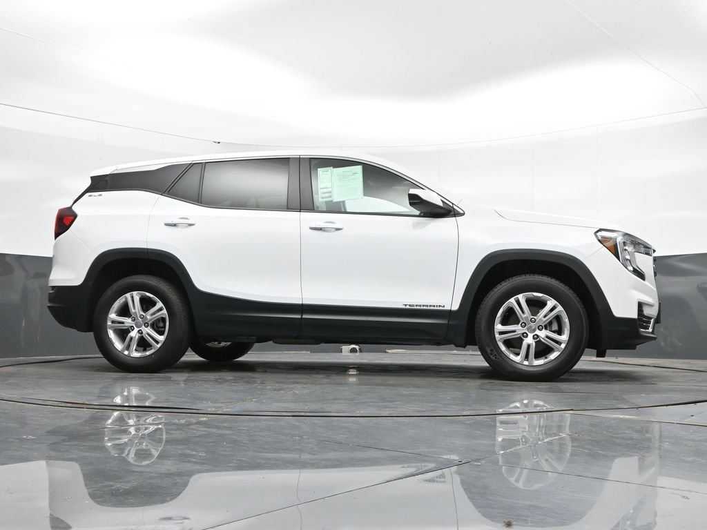 Used 2024 GMC Terrain SLE AWD/4WD image 40