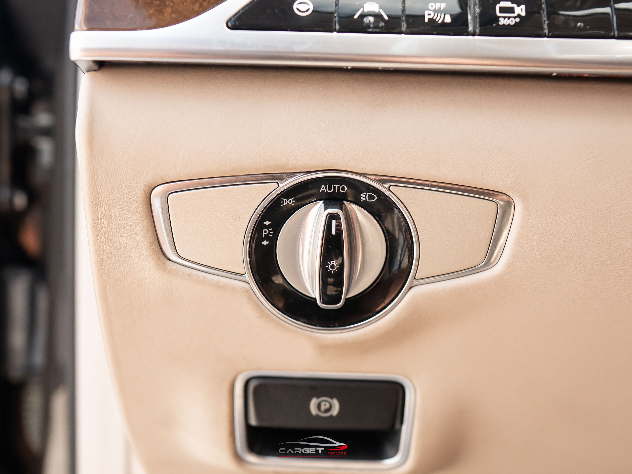 Used 2015 Mercedes-Benz S 550 4MATIC Sedan image 36