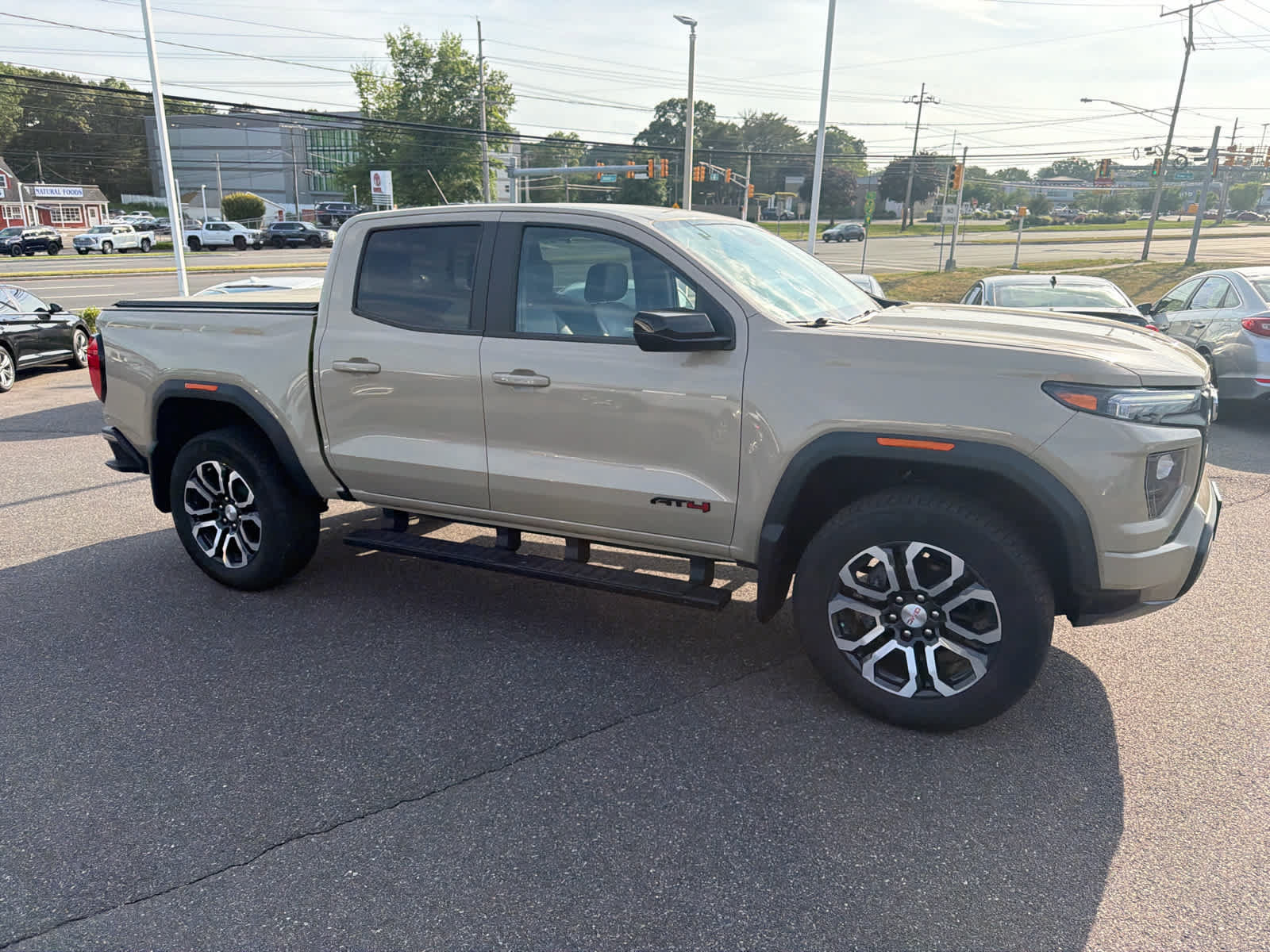 Certified 2024 GMC Canyon AT4 AWD/4WD image 2