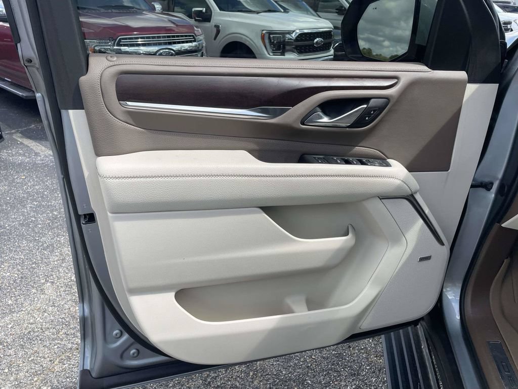 Used 2024 GMC Yukon XL Denali w/ Denali Reserve Package AWD/4WD image 15