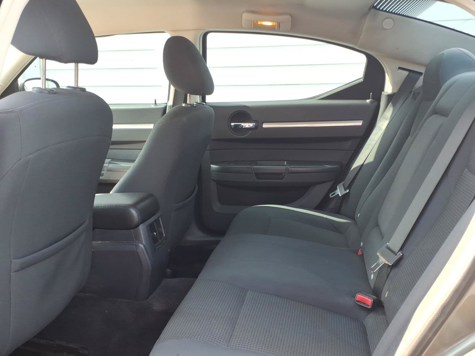 Used 2010 Dodge Charger SXT RWD image 7