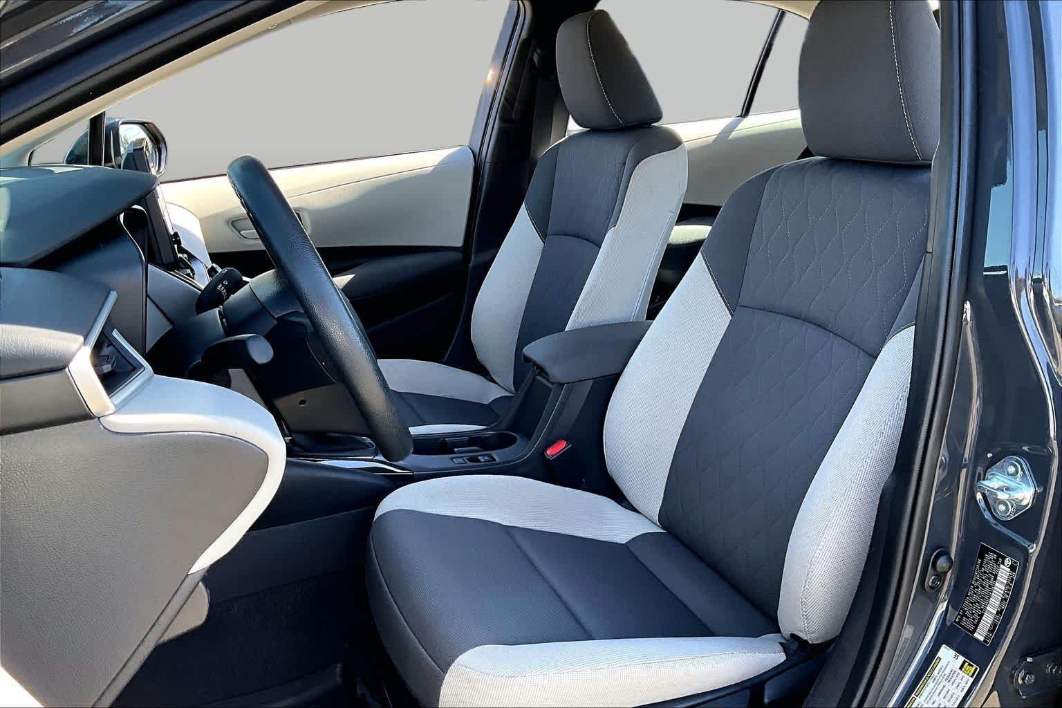 Certified 2025 Toyota Corolla LE FWD image 7