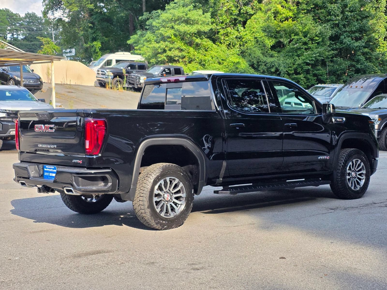 Used 2023 GMC Sierra 1500 AT4 w/ Technology Package AWD/4WD image 7