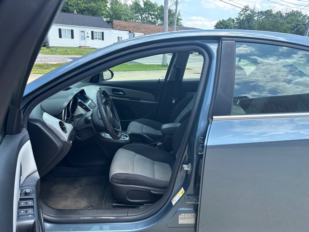 Used 2012 Chevrolet Cruze LS w/ Connectivity Package FWD image 10