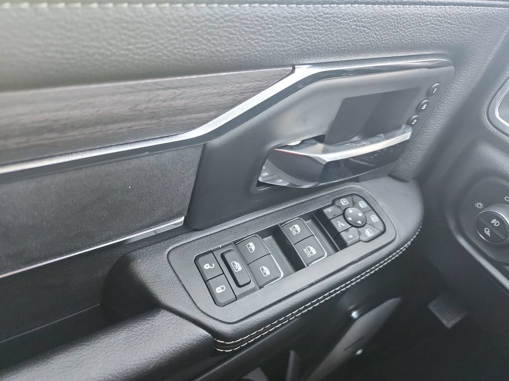 New 2026 RAM 3500 Laramie AWD/4WD image 12