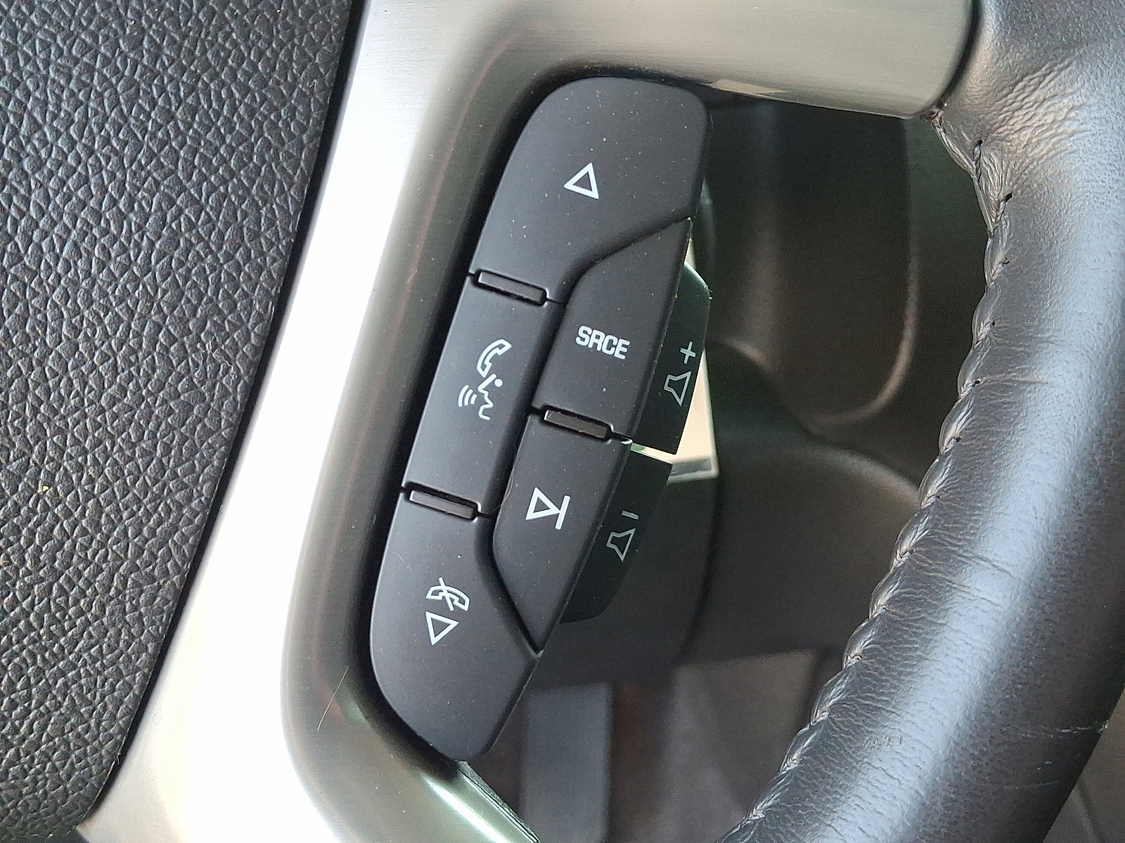 Used 2011 Chevrolet Suburban 2500 LT w/ Snow Plow Prep Package image 22