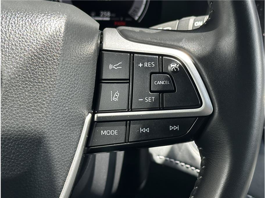 Used 2025 Toyota Highlander XSE AWD/4WD image 24