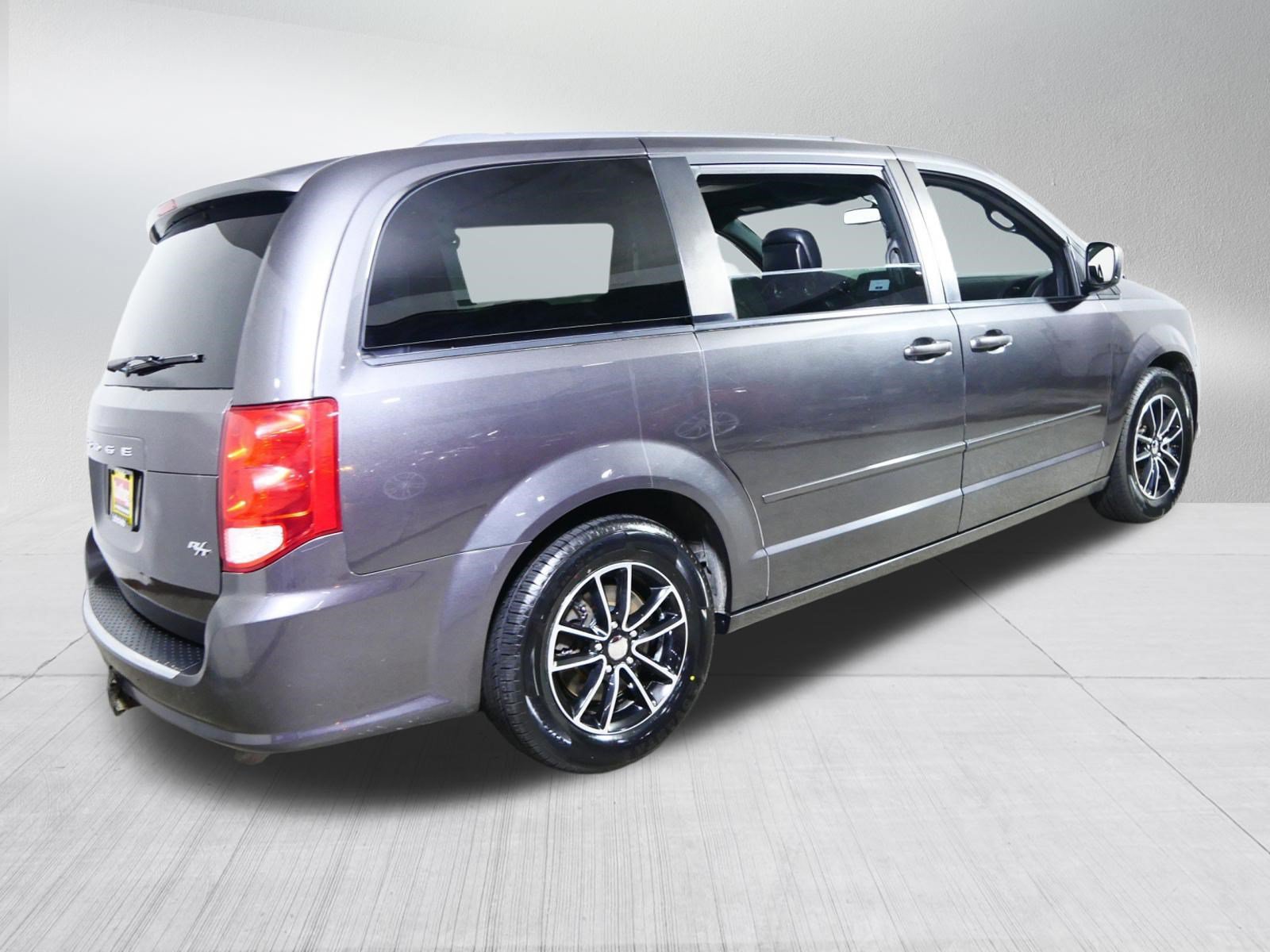 Used 2016 Dodge Grand Caravan R/T w/ Driver Convenience Group FWD image 7