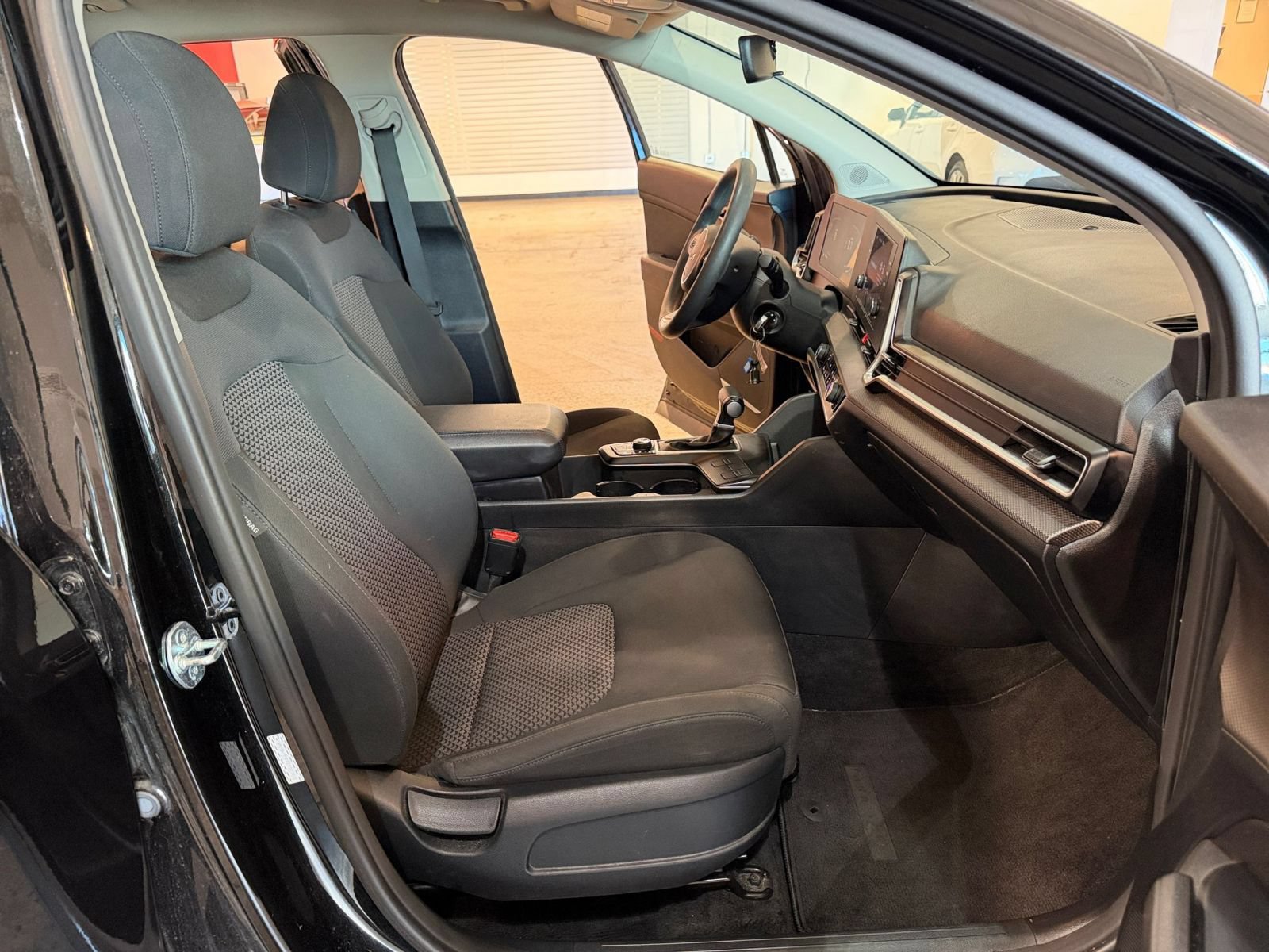 Used 2024 Kia Sportage LX FWD image 35