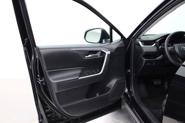 Used 2024 Toyota RAV4 XLE image 32