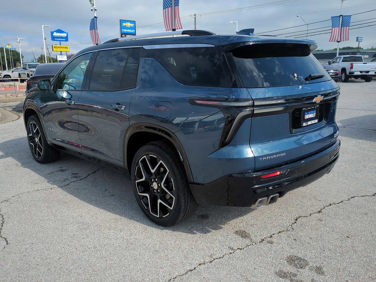Used 2026 Chevrolet Traverse High Country w/ LPO, Floor Liner Package FWD image 6