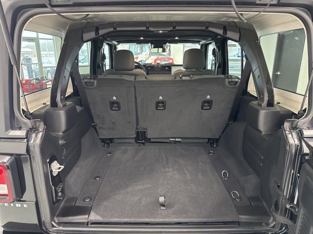 Used 2024 Jeep Wrangler Sport S image 10