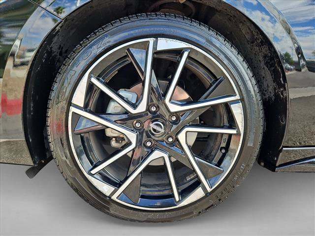 Used 2025 Nissan Sentra SR FWD image 23