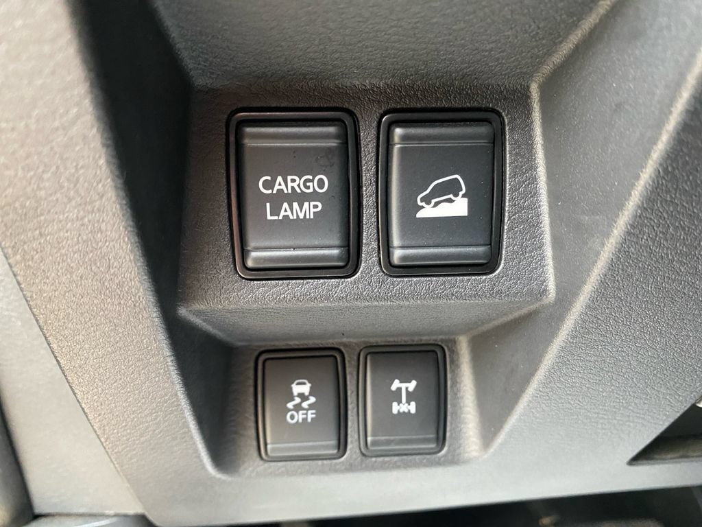 Used 2022 Nissan Frontier PRO-4X w/ Off-Road Protection Package AWD/4WD image 39