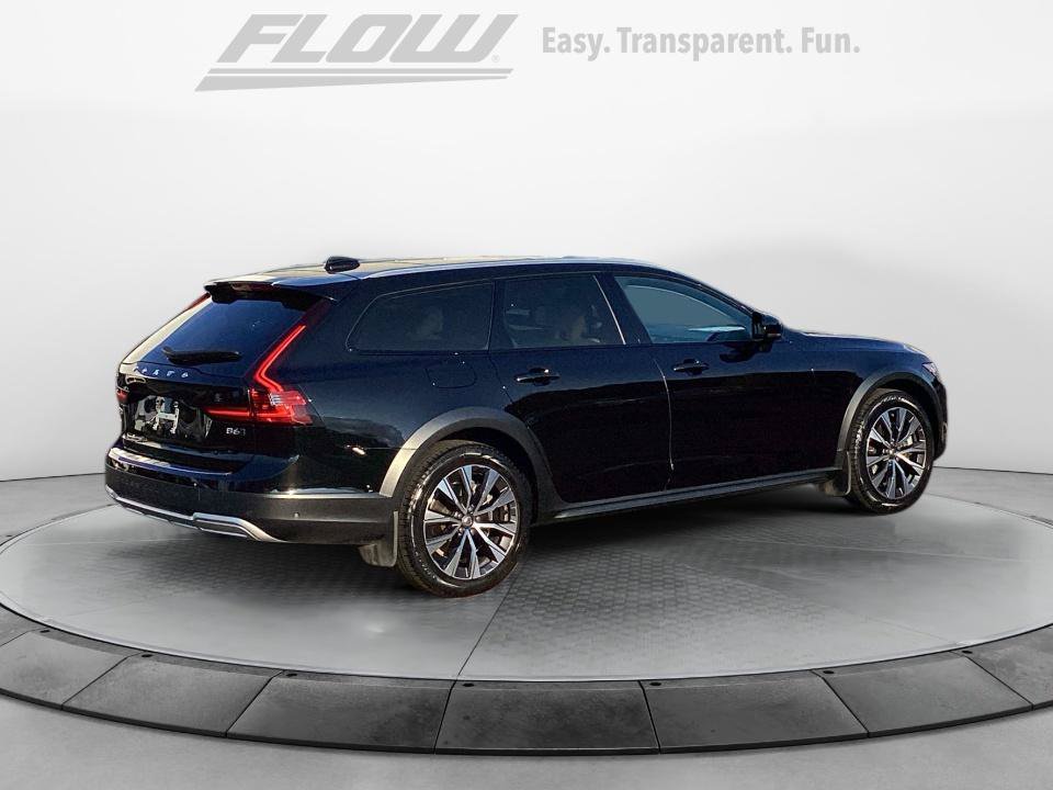 Certified 2023 Volvo V90 B6 Cross Country Plus AWD/4WD image 9
