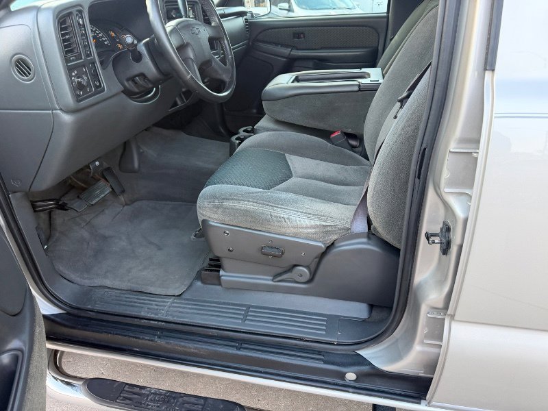 Used 2004 Chevrolet Avalanche LS image 7