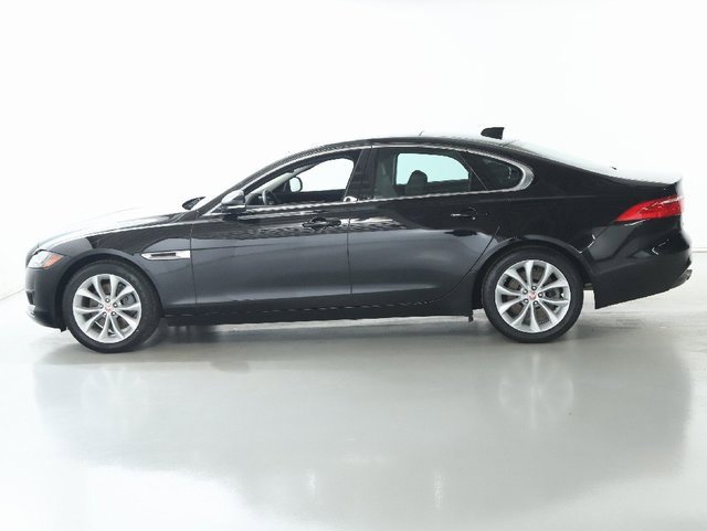 Used 2018 Jaguar XF Premium image 4