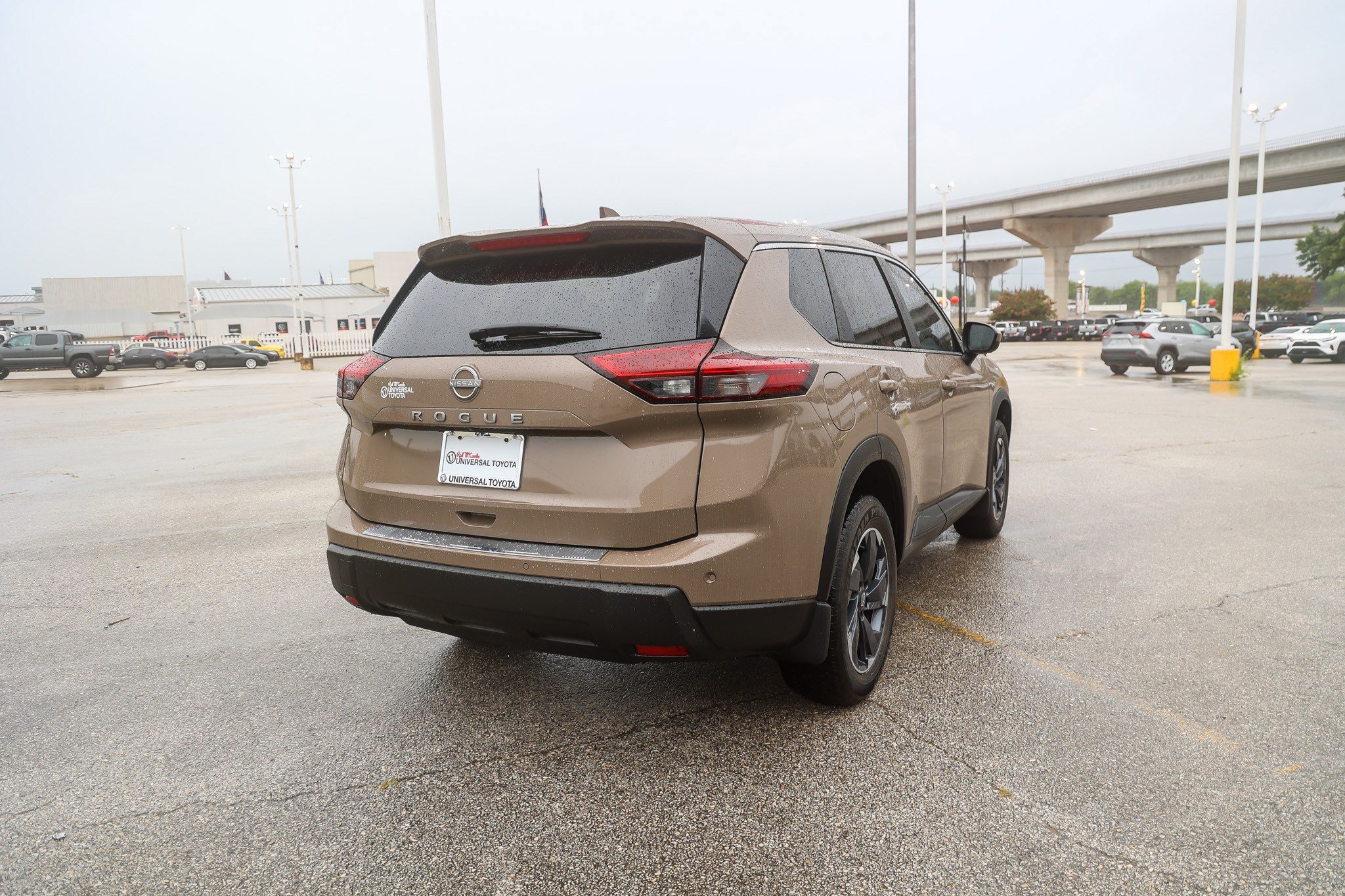 Used 2025 Nissan Rogue SV FWD image 7