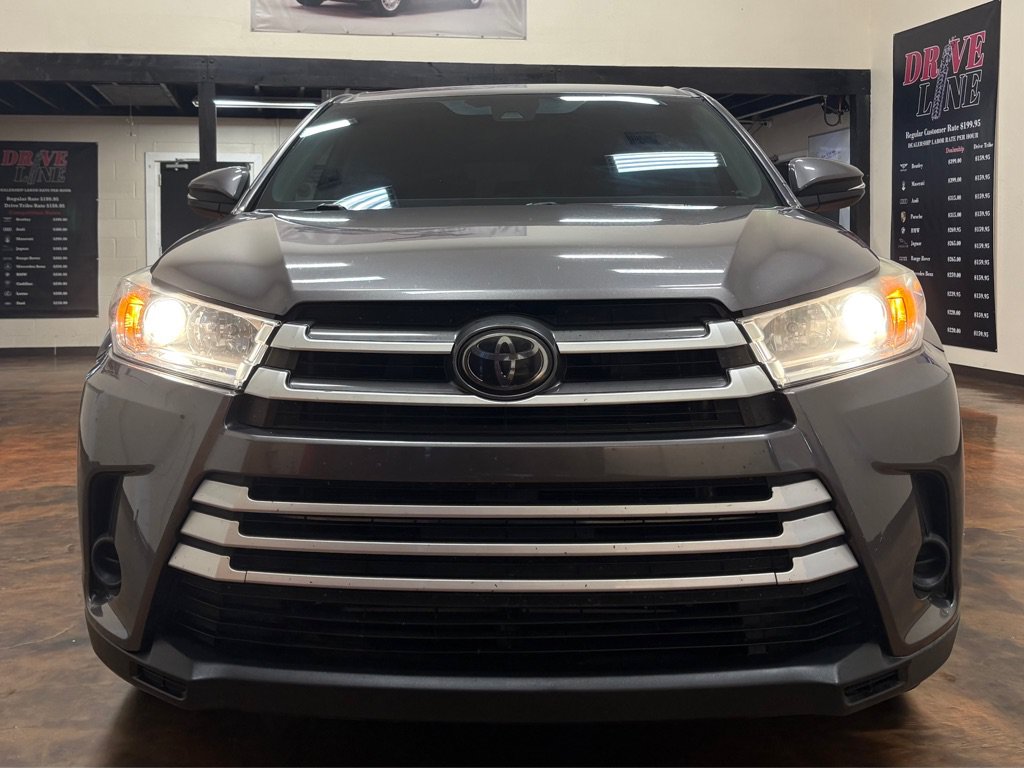 Used 2018 Toyota Highlander LE AWD/4WD image 5