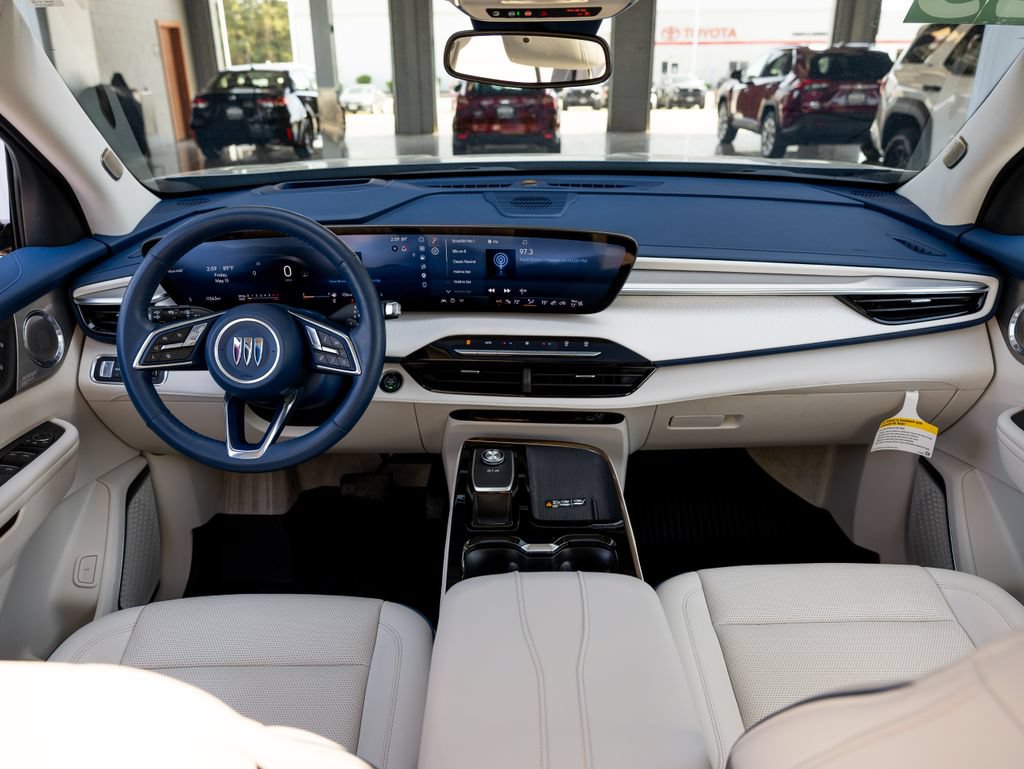 Used 2025 Buick Enclave Avenir AWD/4WD image 21