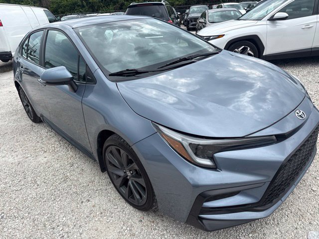 Used 2025 Toyota Corolla SE FWD image 3