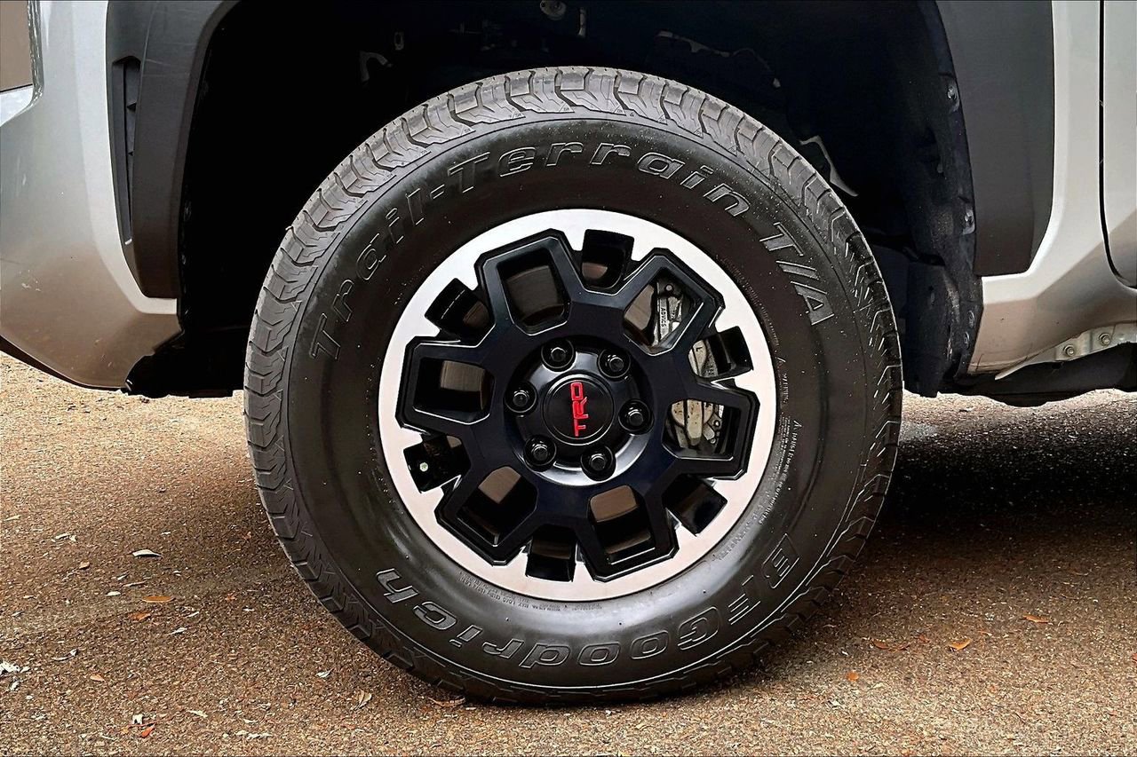 Used 2024 Toyota Tacoma TRD Off-Road AWD/4WD image 34