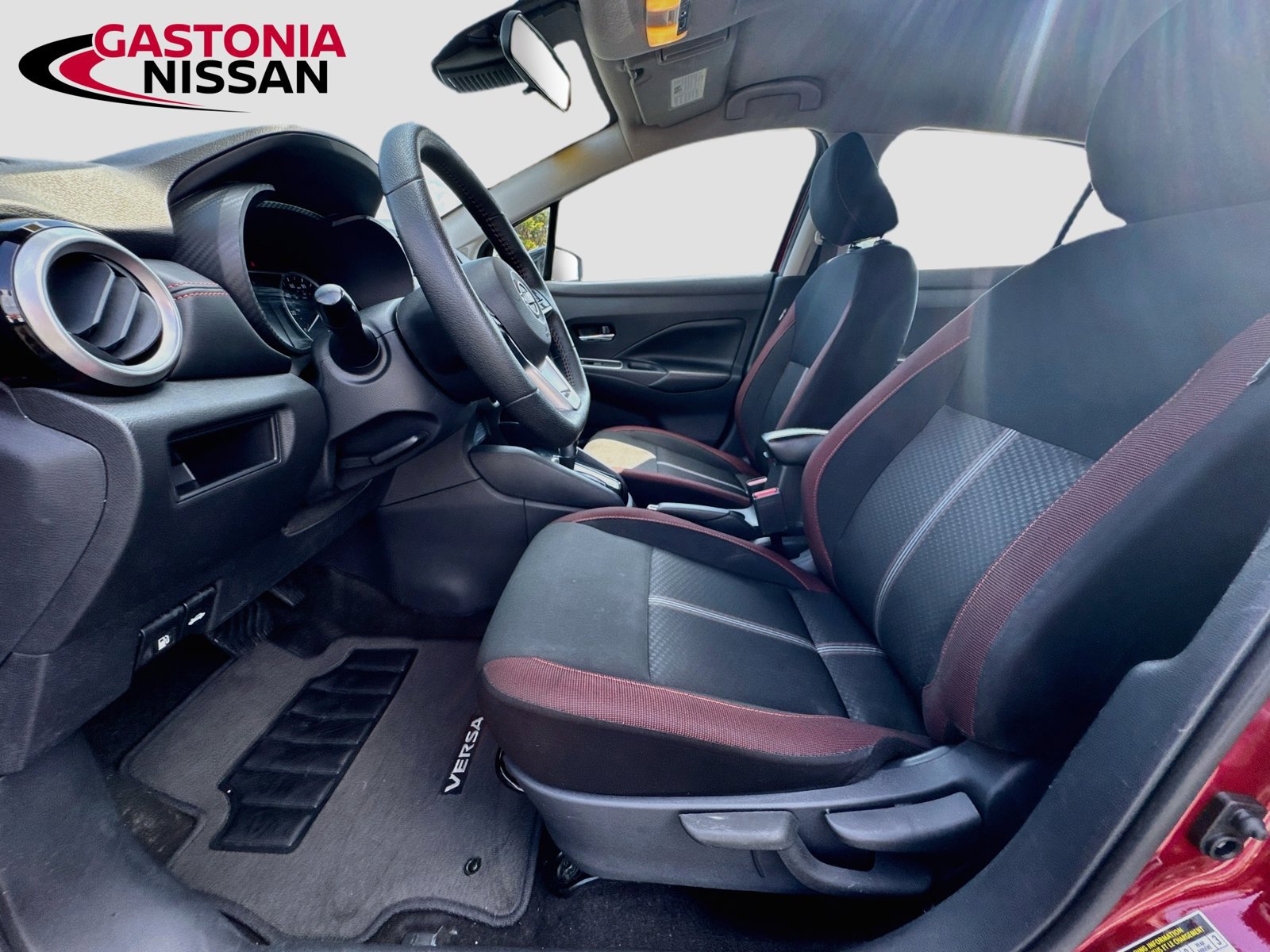 Used 2024 Nissan Versa SR FWD image 27
