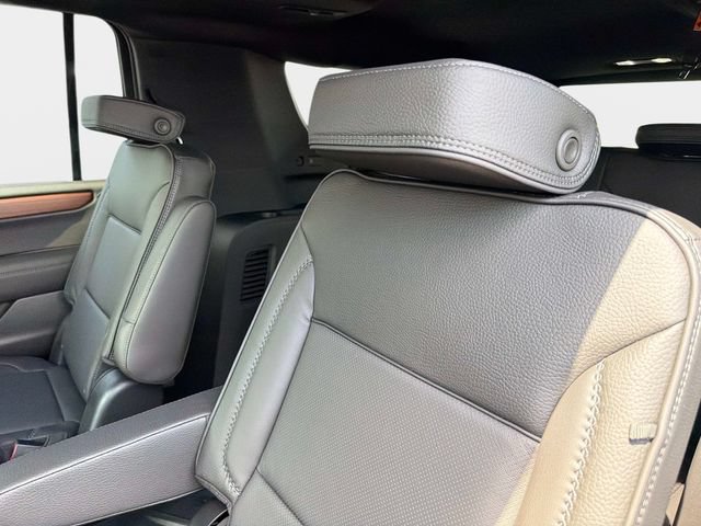 New 2026 GMC Yukon XL Denali w/ Denali Reserve Package AWD/4WD image 12