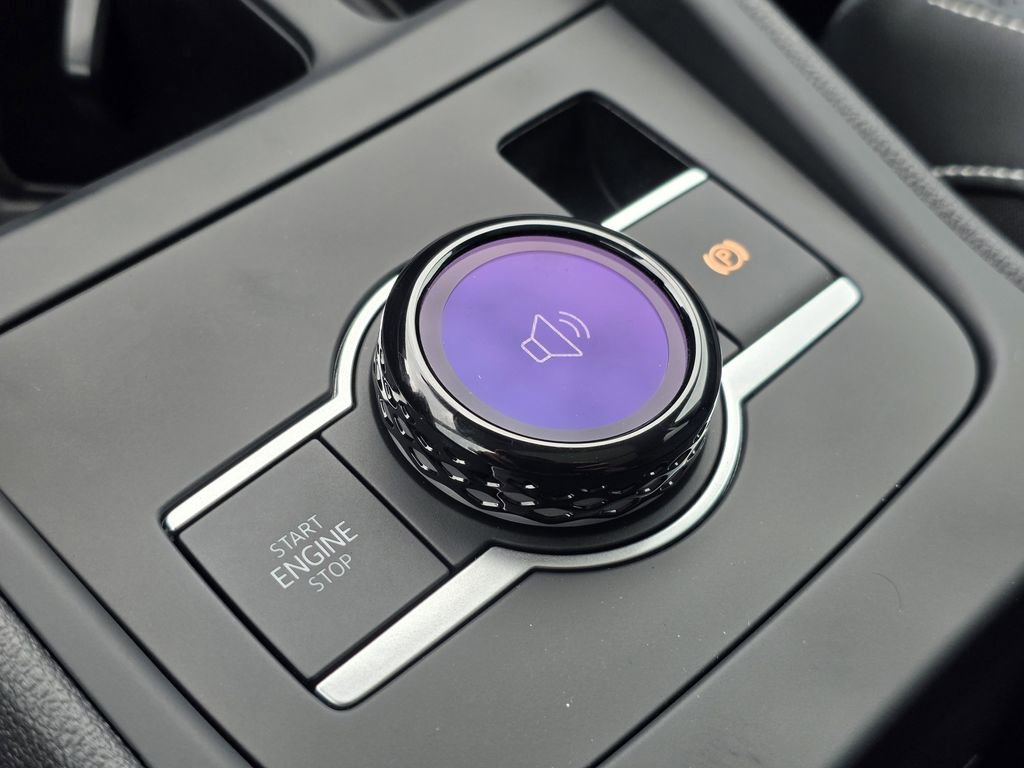 New 2026 Volkswagen Tiguan SE image 14