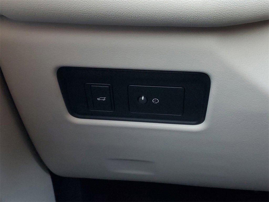 New 2026 Jaguar F-PACE R-Dynamic S image 16