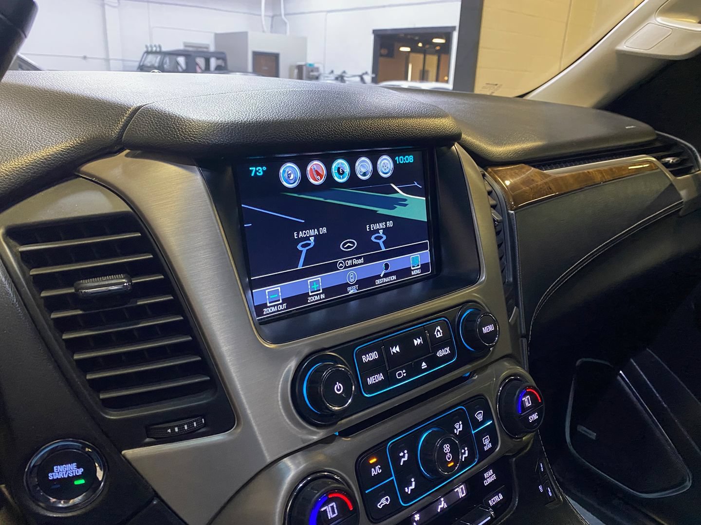 Used 2017 GMC Yukon XL Denali w/ Open Road Package RWD image 18