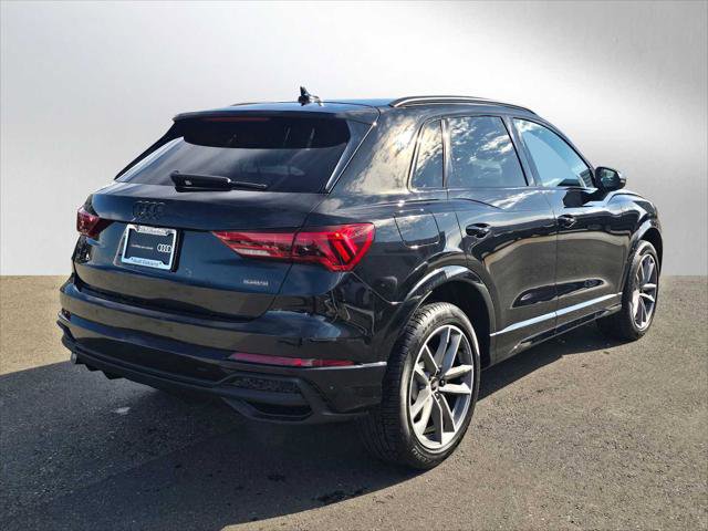 Certified 2025 Audi Q3 2.0T Premium w/ Black Optic Sport Package image 3