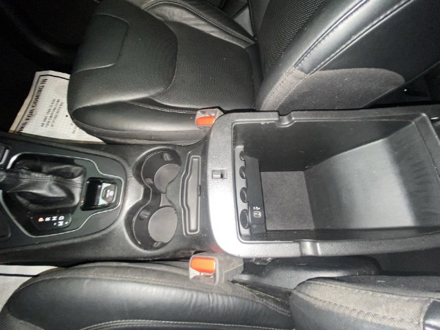 Used 2021 Jeep Cherokee Limited w/ Elite Package FWD image 21