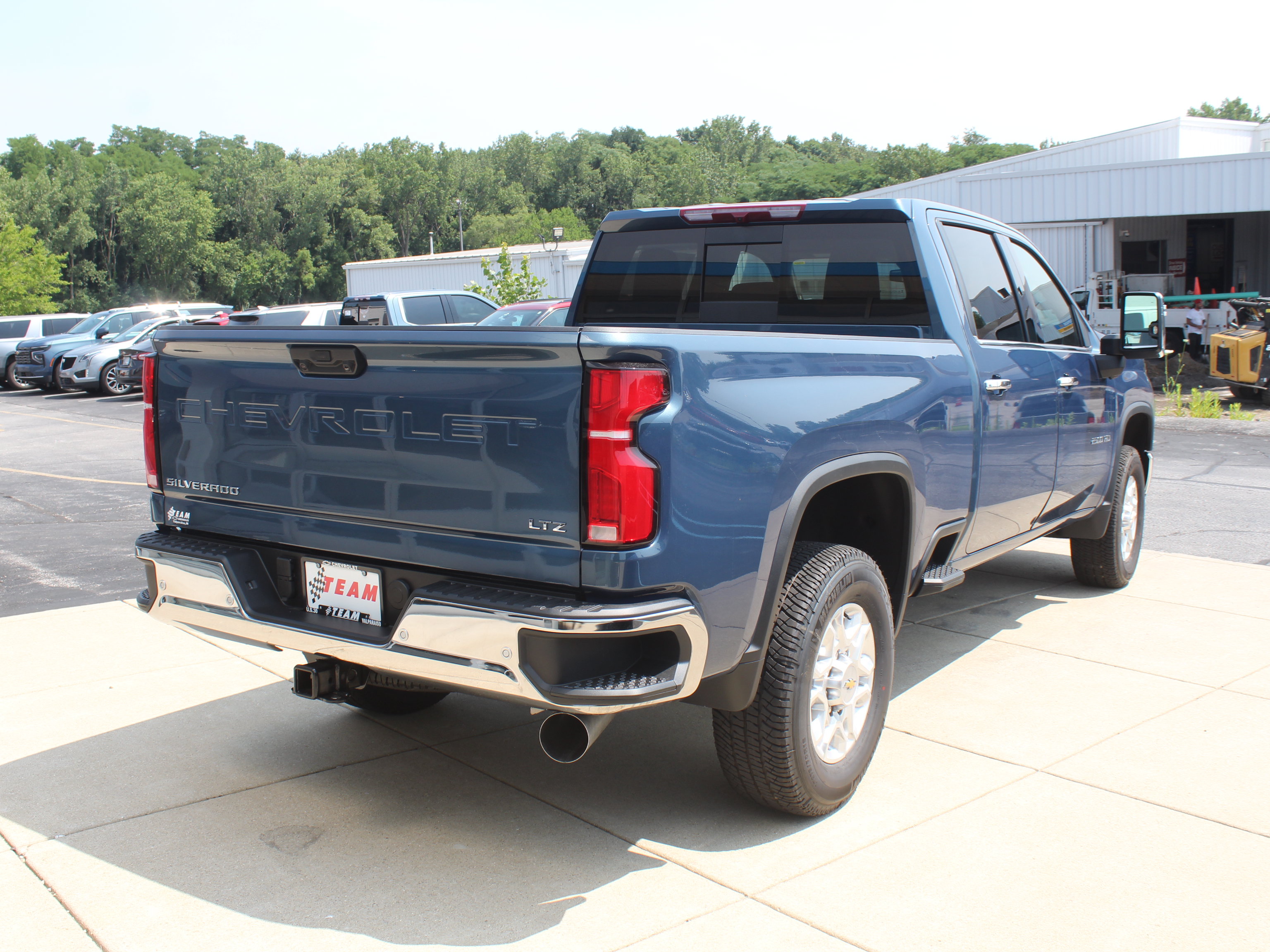 New 2026 Chevrolet Silverado 2500 LTZ w/ LTZ Convenience Package AWD/4WD image 4