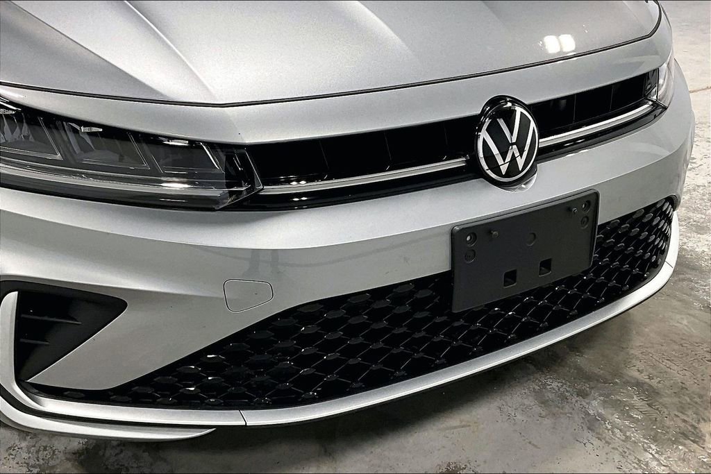 Used 2025 Volkswagen Jetta SEL image 37