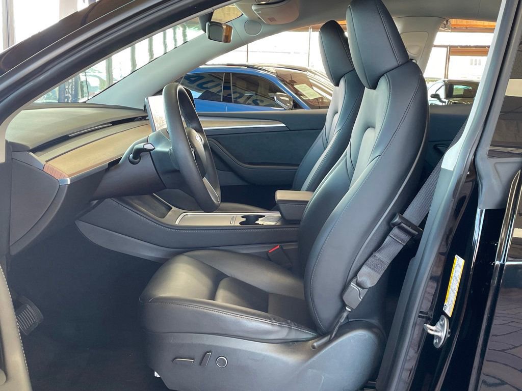 Used 2023 Tesla Model Y Long Range image 11