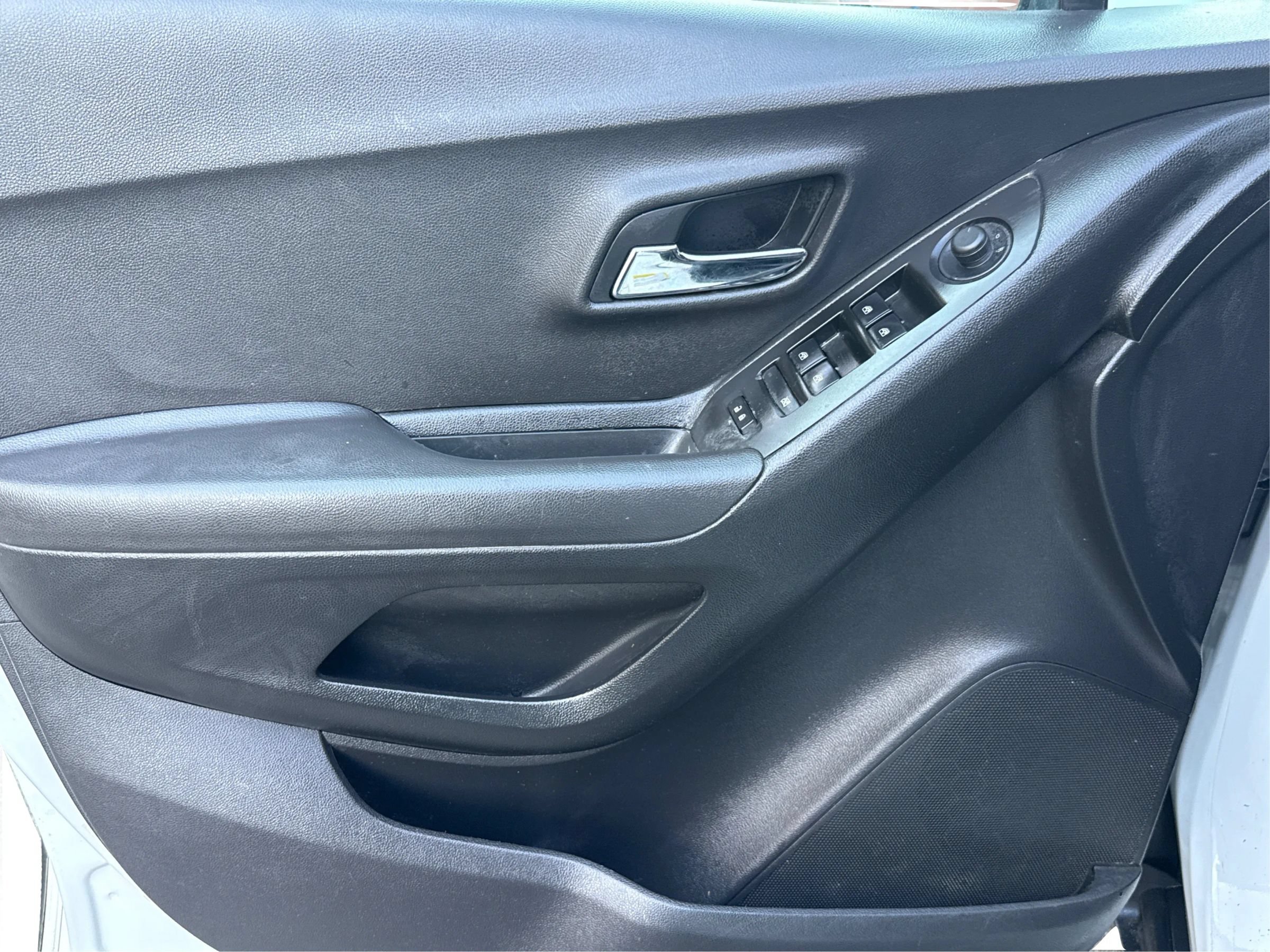 Used 2019 Chevrolet Trax LT w/ LT Convenience Package FWD image 20
