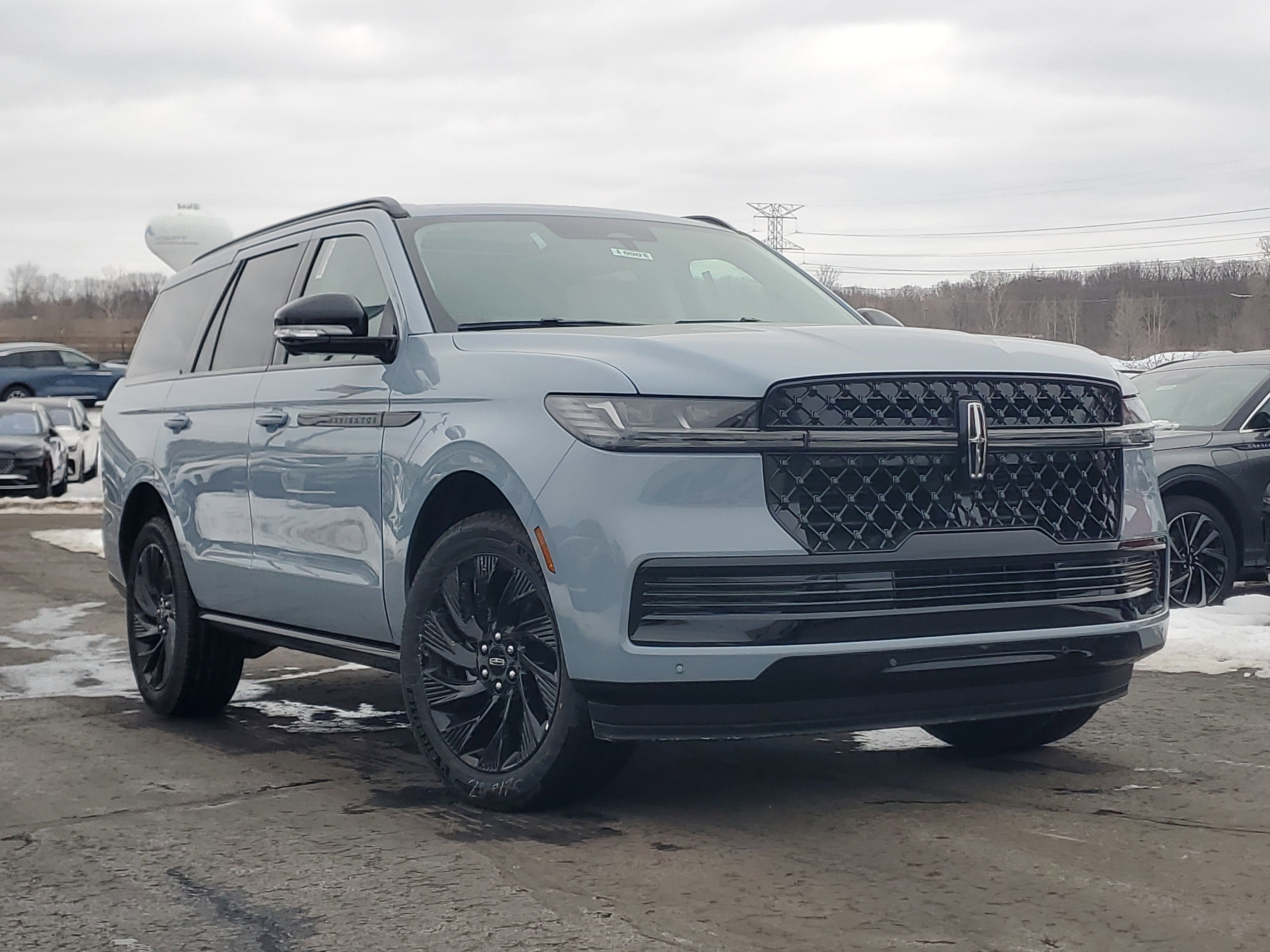 New 2026 Lincoln Navigator Reserve w/ Jet Appearance Package