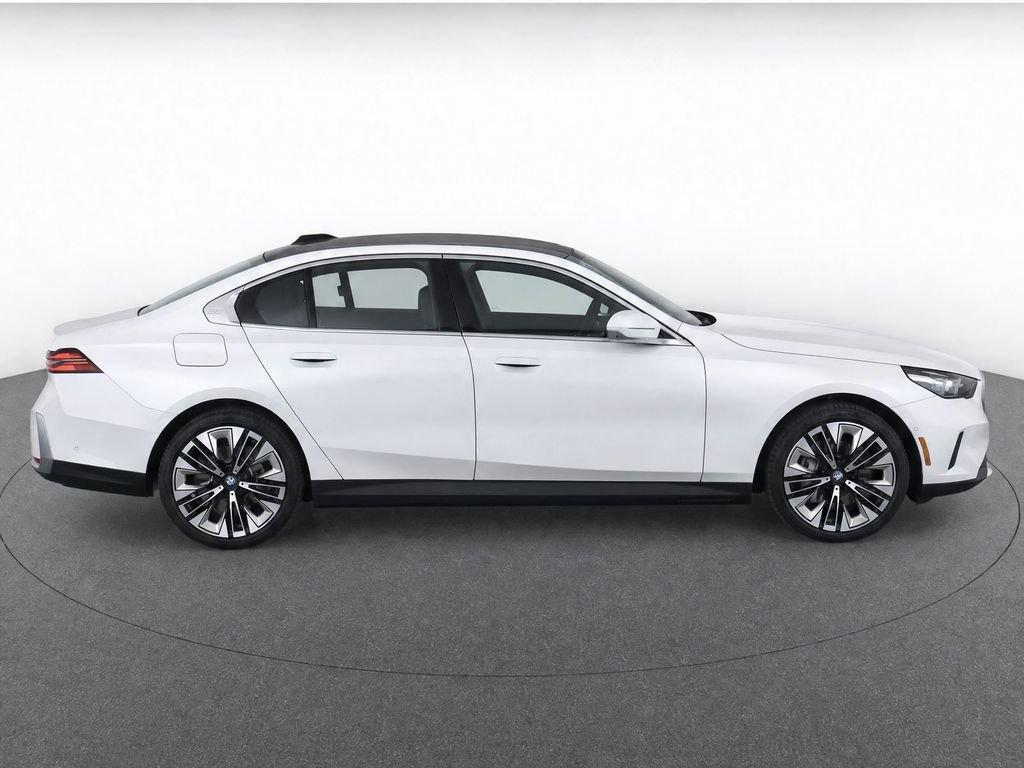Used 2026 BMW 540i xDrive AWD/4WD image 28